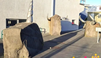 Einhyrningur, Tvíhyrningur (by Magnús Tómasson) - 101 Reykjavík
