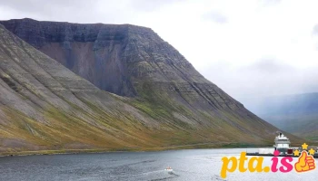 Naustahvilft - The troll seat - Ísafjörður