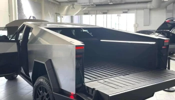 Tesla - Reykjavík
