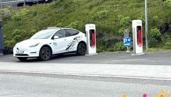 Tesla Supercharger - 780 1