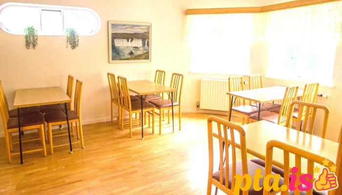 Akureyri Hi Hostel -  Fra Eiganda - Akureyri