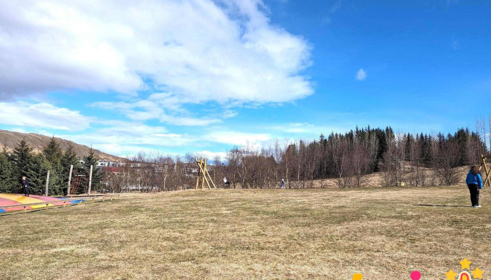 Aparola Leikvollur - Mosfellsbær