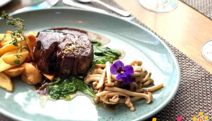 Berg Restaurant -  Fra Eiganda - Vík