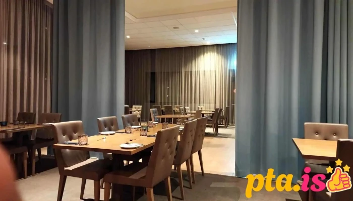 Berg Restaurant -  Stemning - Vík
