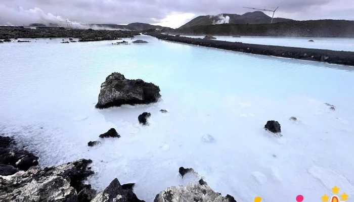 Blaa Lonid Outside Blue Lagoon - Grindavík
