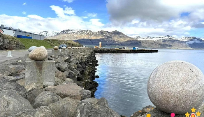 Eggin I Gledivik Skulptur - Djúpivogur