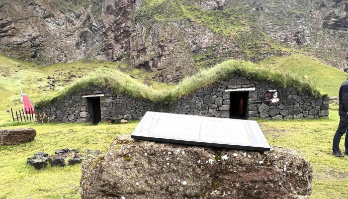 Eyjatours -    Puffin Tours In Iceland Instagram - Vestmannaeyjabær