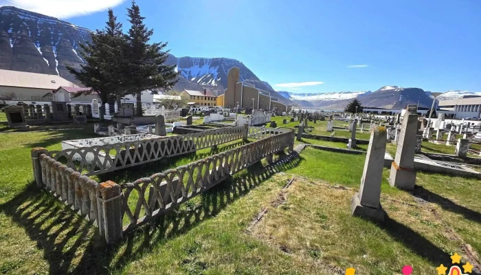 Eyrarkirkjugardur Nyjast - Ísafjörður