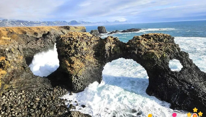 Gatklettur -  Ferðamannastaður - Arnarstapi