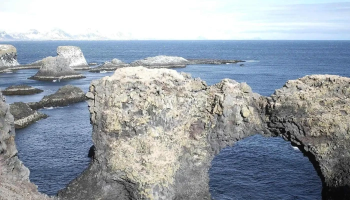 Gatklettur -  Safn - Arnarstapi