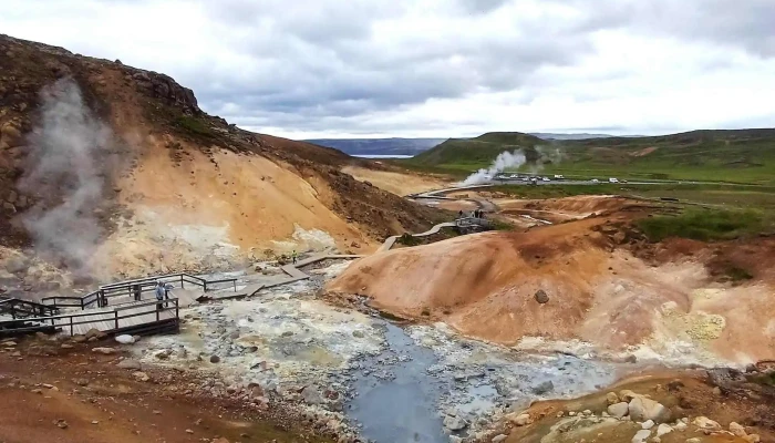 Gigvatnsvatn Green Lakegraenesvatn Krysuvik - Vacio