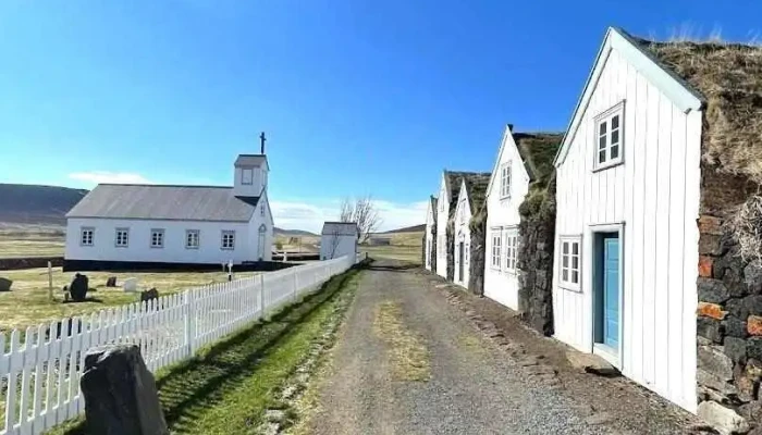 Grenjaðarstaður - Húsavík