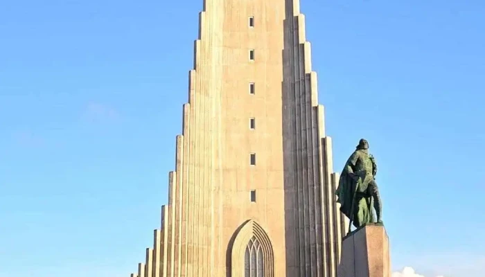 Hallgrimskirkja -  Myndskeid - Reykjavík