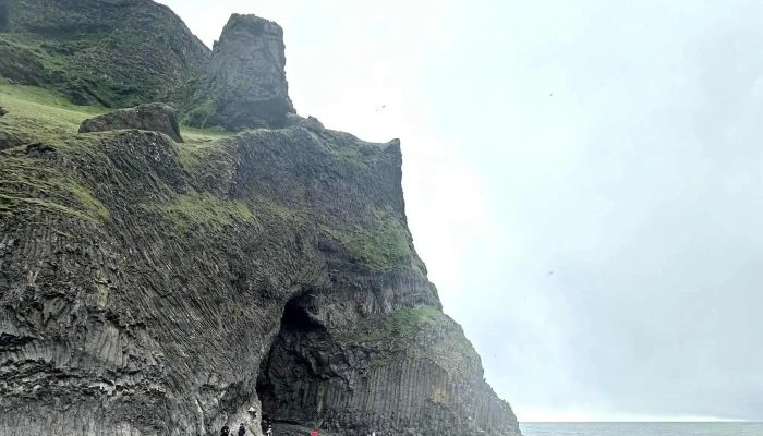 Halsanefshellir Simi - Vík