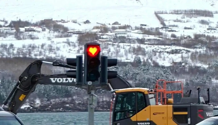 Hearts Of Akureyri Traffic Light -  Nyjast - Akureyri