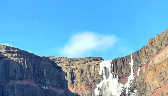 Hengifoss -  Opið Nuna - Egilsstaðir
