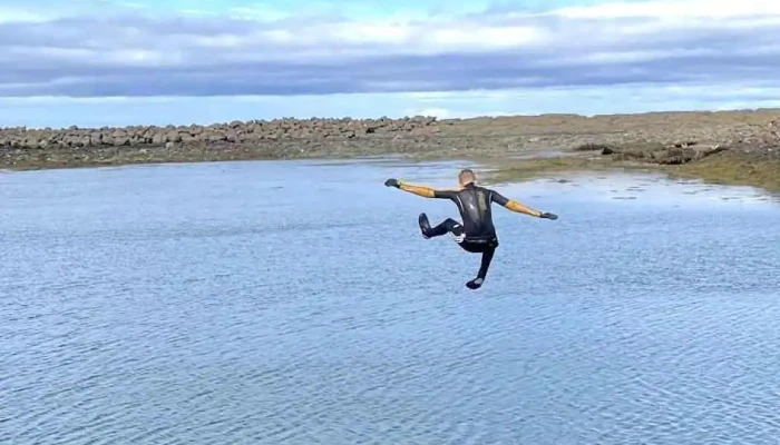 Hoppland -  Fra Eiganda - Akranes