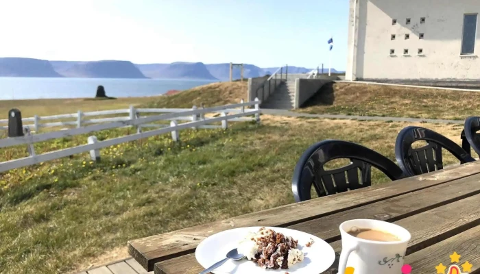 Hrafnseyri Café - 466 Hrafnseyri