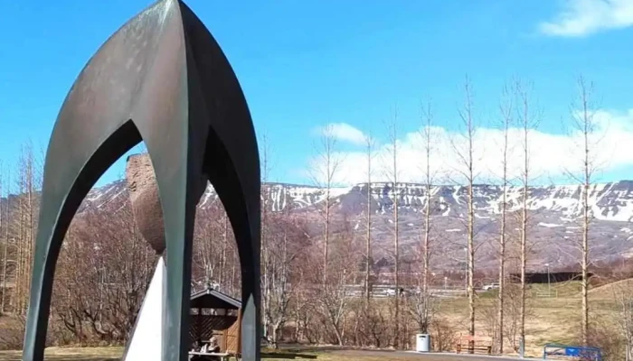 Hus Timans   Hus Skaldsins Eftir Magnus Tomasson Skulptur - Mosfellsbær