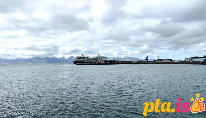 Husavik Myndskeid - Húsavík