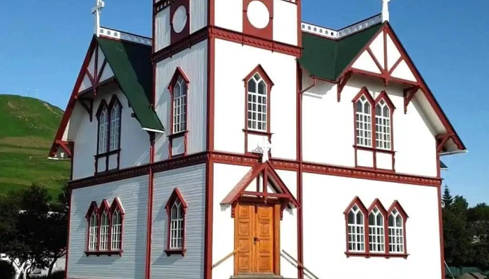 Husavikurkirkja Myndskeid - Húsavík