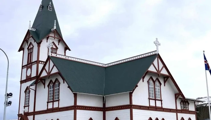 Husavikurkirkja Nyjast - Húsavík