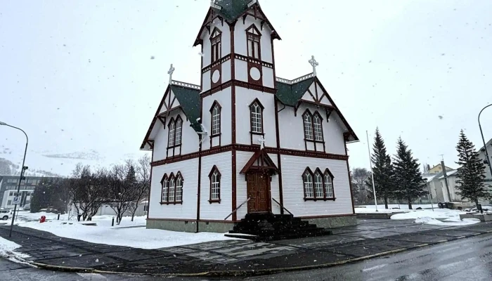Husavikurkirkja Simi - Húsavík