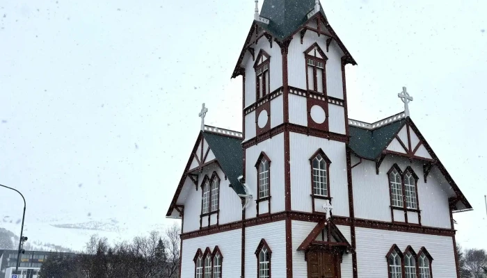 Husavikurkirkja Staðsetning - Húsavík