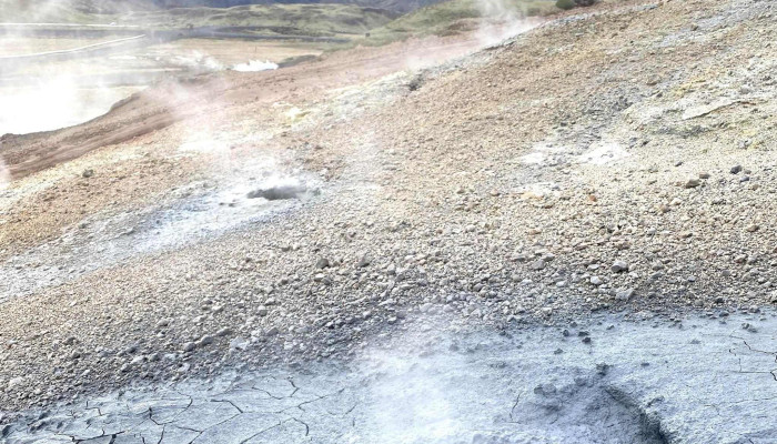 Hveradalir Geothermal Area -  Instagram - Hellishelðivegur