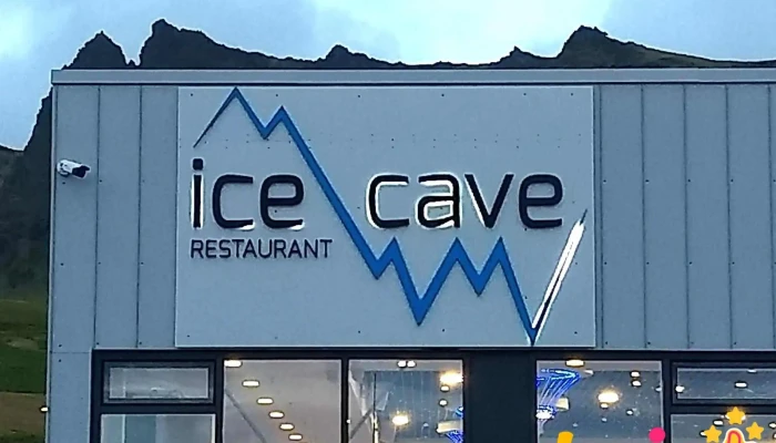 Ice Cave Bistro - 870 Vík