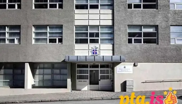 Innvidaraduneytid Fra Eiganda - Reykjavík