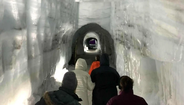 Into The Glacier -  Myndbond - Reykjavík