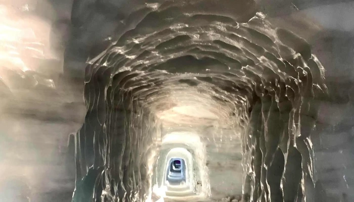 Into The Glacier -  Simi - Reykjavík