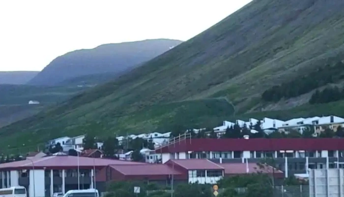 Isafjardarbaer Myndskeid - Ísafjörður
