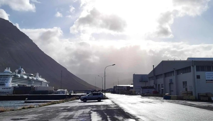 Isafjardardjup Simi - Iceland
