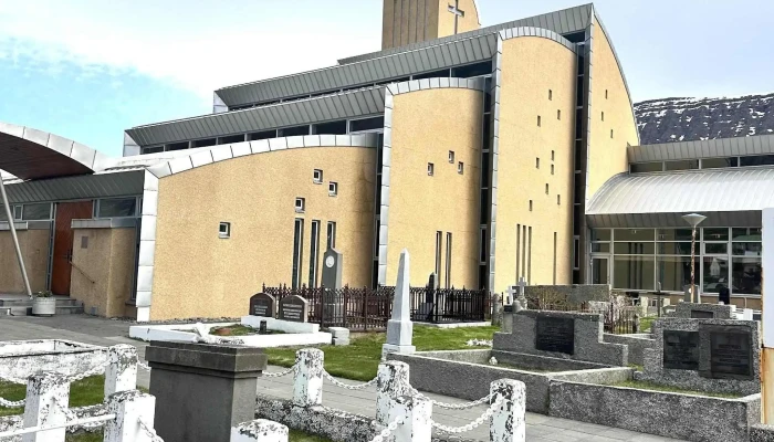 Isafjardarkirkja Kynning - Ísafjörður