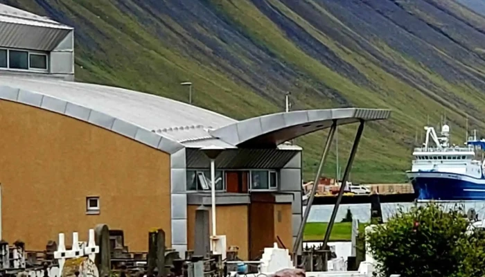 Isafjardarkirkja Staðsetning - Ísafjörður