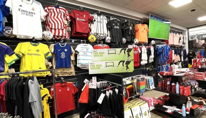 Joi Utherji Knattspyrnuverslun Safn - Reykjavík