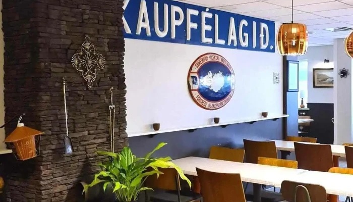 Kaupfelagsbarinn Stemning - Neskaupstaður