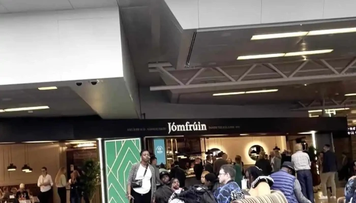 Keflavikurflugvollur Flugvollur - Keflavík