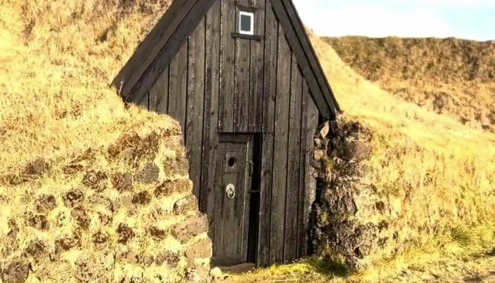 Keldur Tilraunastod Haskola Islands I Meinafraedi Myndskeid - Reykjavík