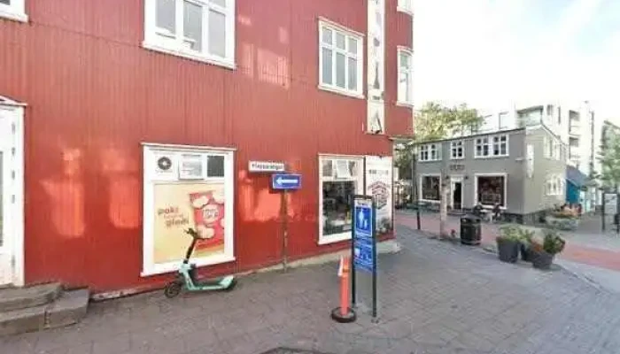 Kiki Queer Bar Street View 360deg - Reykjavík