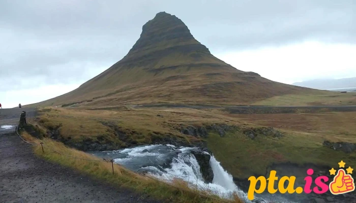 Kirkjufellsfoss -  Myndskeid - Grundarfjörður