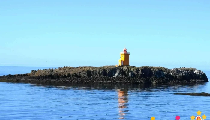 Klofningsviti -  Sogulegt Kennileiti - Þorpið Í Flatey