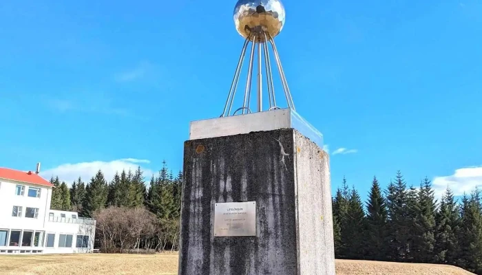Lifslongun Eftir Sigurjon Olafsson Skulptur - Mosfellsbær