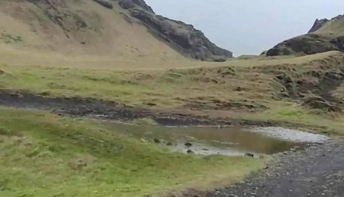 Loftsalahellir Cave -  Myndskeid - Dyrhólavegur