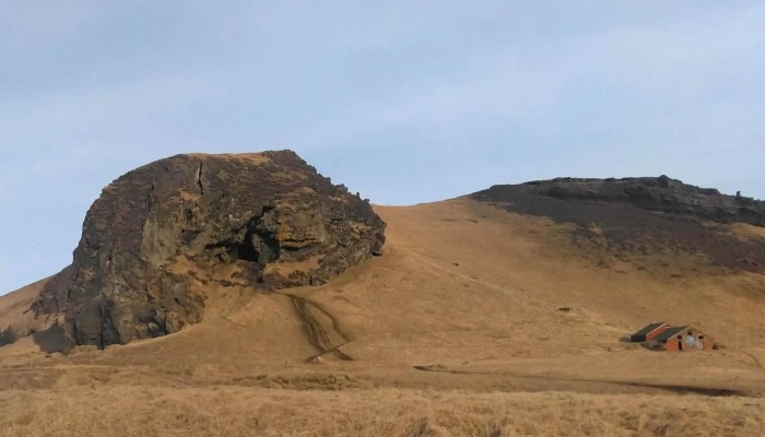 Loftsalahellir Cave -  Simi - Dyrhólavegur