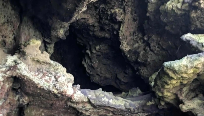 Loftsalahellir Cave -  Vefsiða - Dyrhólavegur