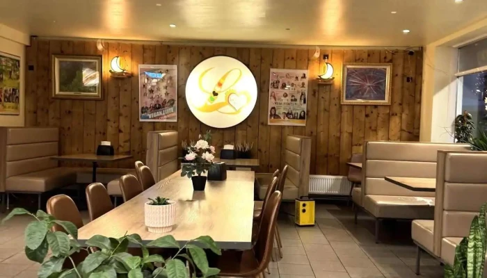 Loving Hut Iceland -  Vegan Veitingastaður - Reykjavík
