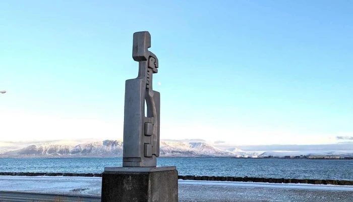 Madur Og Kona By Hallsteinn Sigurdsson Skulptur - Seltjarnarnes